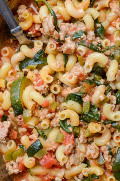 Easy and cheesy pasta recipe is a family-friendly one pot dinner favorite. It is packed with vegetable and comes together in just 30 minutes!