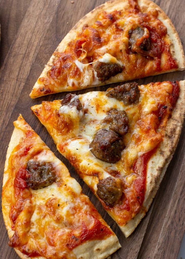 https://itstartswithgoodfood.com/wp-content/uploads/2022/12/Air-Fryer-Pizza-Recipe-How-to-Make-Pizza-in-Air-Fryer-5-731x1024.jpg