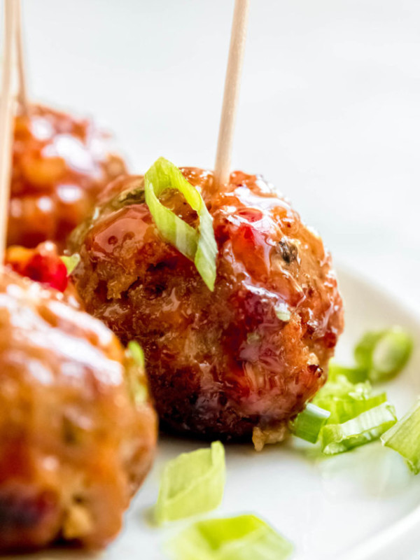 These delicious Air Fryer Asian Meatballs are so easy to make and ready in just 20 minutes! Perfect for a quick appetizer or meal with rice.