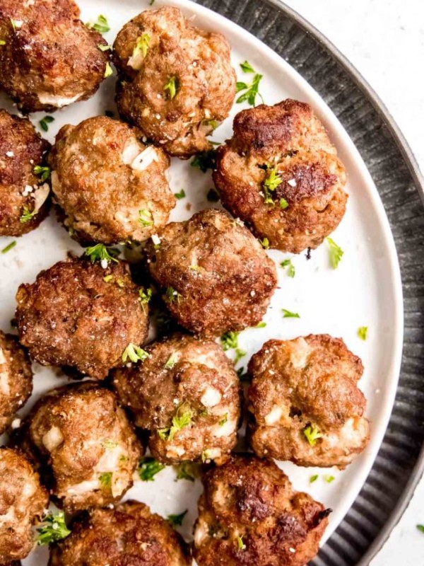 These Classic Air Fryer Meatballs are ready in 20 minutes and SO versatile! Pair this meal prep recipe with your favorite sauce for an easy appetizer or dinner.