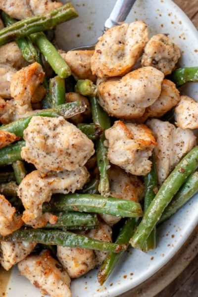 air fryer chicken and green beans with lemon pepper seasoning